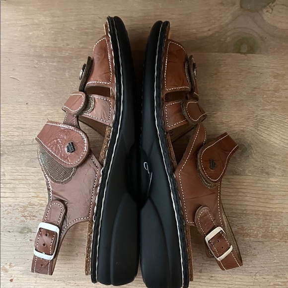 Finn Comfort Gomera-S Sandal size 38 D US 7.5 Wide Cognac Leather Footbed - Picture 7 of 12
